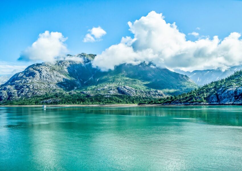 sweeping views of glacier bay national park in alaska