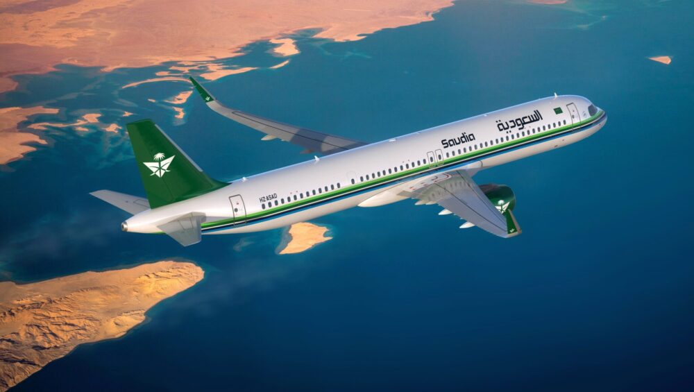 Unwind before your next flight with Saudia’s world-class ALFURSAN and SkyTeam Lounges